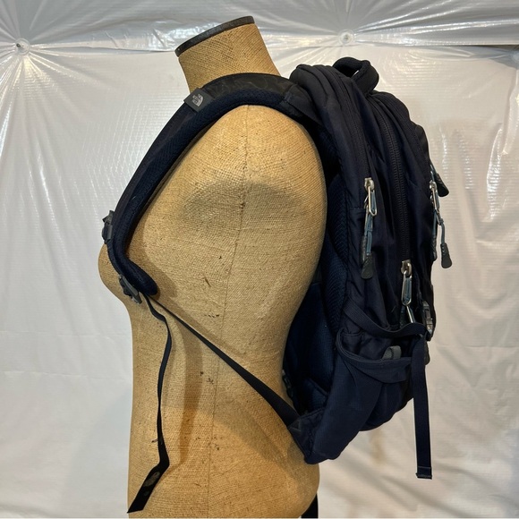 THE NORTH FACE Borealis Commuter School Laptop Backpack Navy Blue Hiking, - Picture 11 of 16